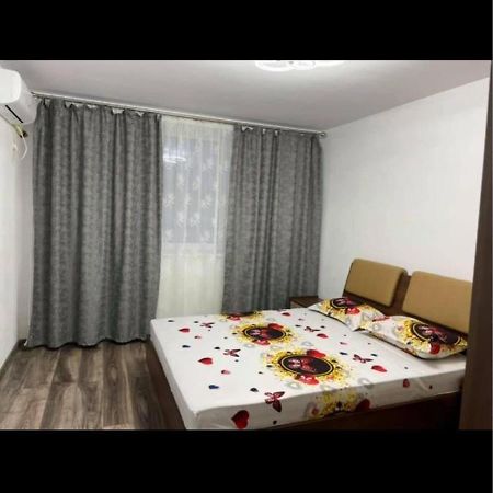Apartament 4 Camere Orşova Buitenkant foto